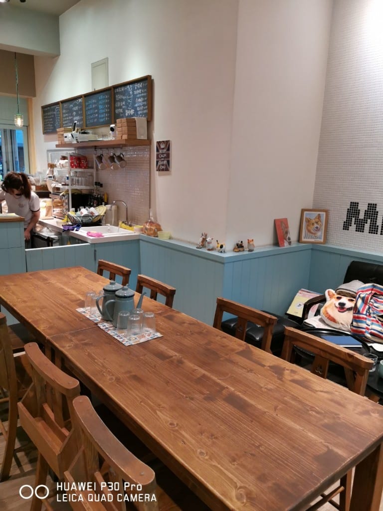 【板橋美食】奶油先生Mr butter cafe，提供自家烘培麵包甜點與輕食的寵物友善咖啡館