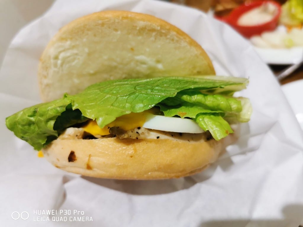 【板橋美食】奶油先生Mr butter cafe，提供自家烘培麵包甜點與輕食的寵物友善咖啡館