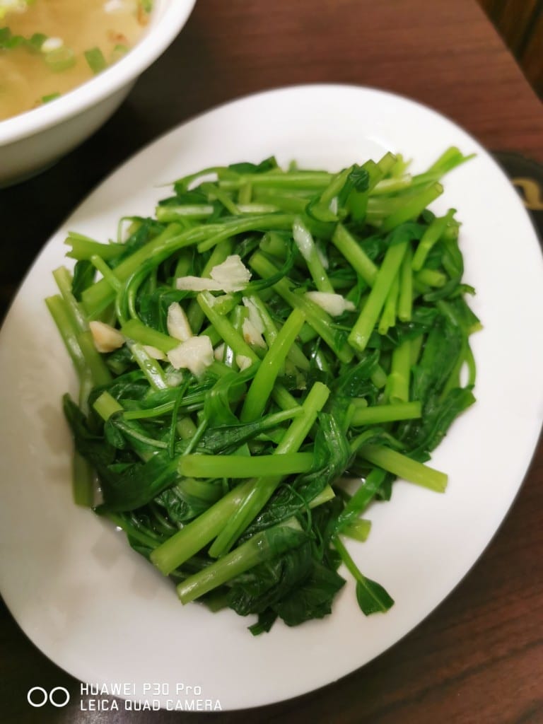 【新莊美食】溢鼎小館，天津人開的道地北方麵食館，新莊終於有好吃蔥油餅了 10806再訪