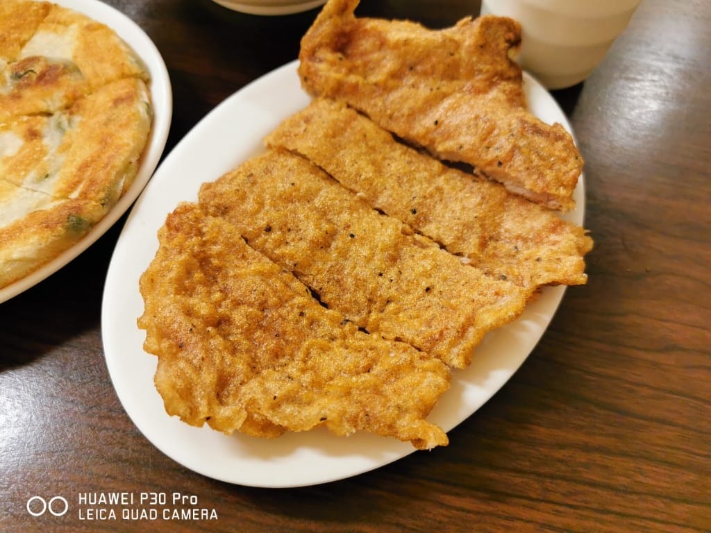 【新莊美食】溢鼎小館，天津人開的道地北方麵食館，新莊終於有好吃蔥油餅了 10806再訪