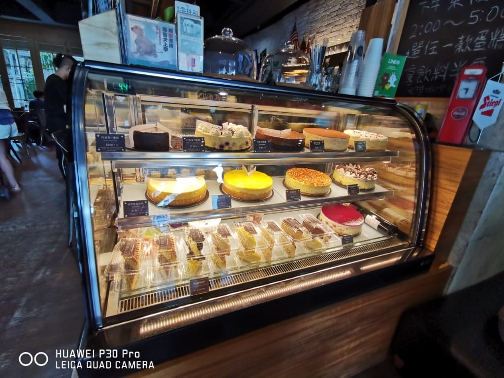 【台北美食】Love at First Bite Bakery Cafe，國父紀念館站美食芝加哥深盤Pizza