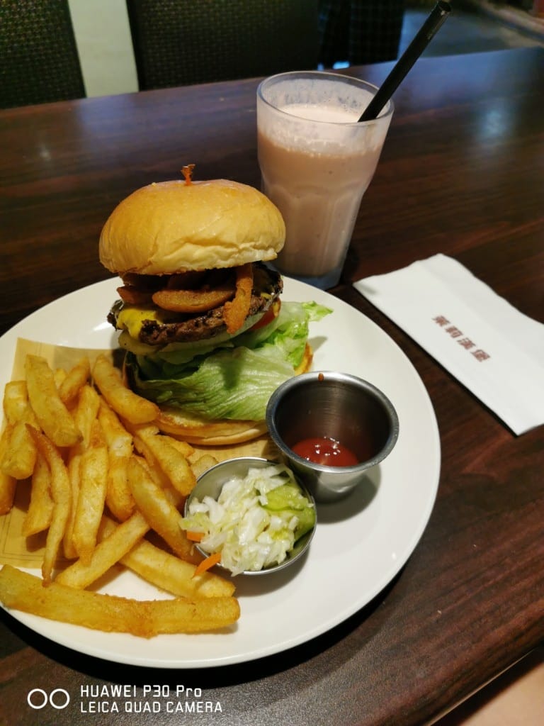 【士林美食】茉莉漢堡，天母人兒時回憶中的美味漢堡，青椒牛肉燴飯也好棒