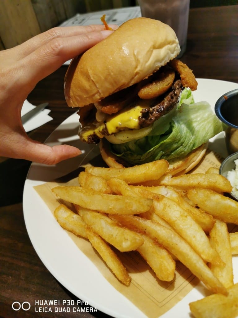 【士林美食】茉莉漢堡，天母人兒時回憶中的美味漢堡，青椒牛肉燴飯也好棒