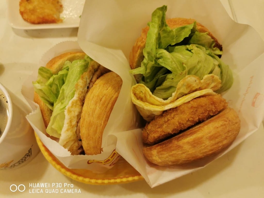 【新莊早餐】62早餐屋，菜單選擇多元，餐點可口的美味早餐，大推限量厚蛋餅