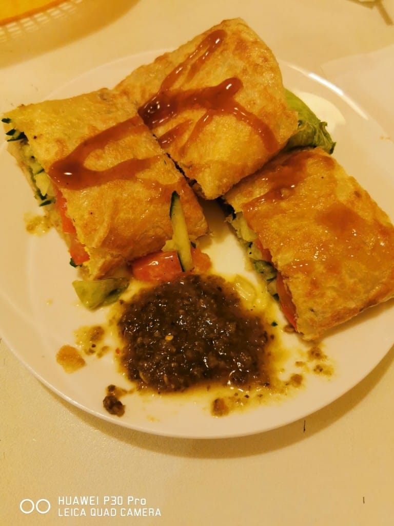 【新莊早餐】62早餐屋，菜單選擇多元，餐點可口的美味早餐，大推限量厚蛋餅