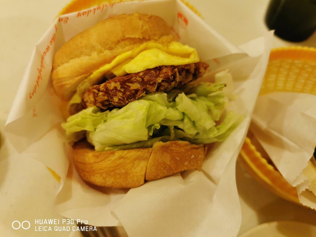 【新莊早餐】62早餐屋，菜單選擇多元，餐點可口的美味早餐，大推限量厚蛋餅