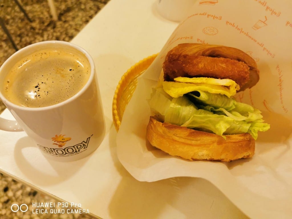 【新莊早餐】62早餐屋，菜單選擇多元，餐點可口的美味早餐，大推限量厚蛋餅