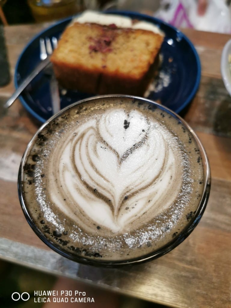 【士林美食】Caffe Ruelle巷子咖啡館，巷子裡的迷你咖啡館，有各種美味沙拉及手作甜點，還有迷人的戶外座位