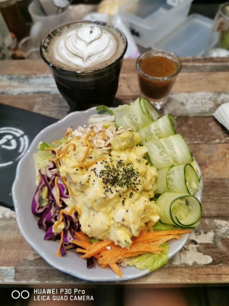 【士林美食】Caffe Ruelle巷子咖啡館，巷子裡的迷你咖啡館，有各種美味沙拉及手作甜點，還有迷人的戶外座位