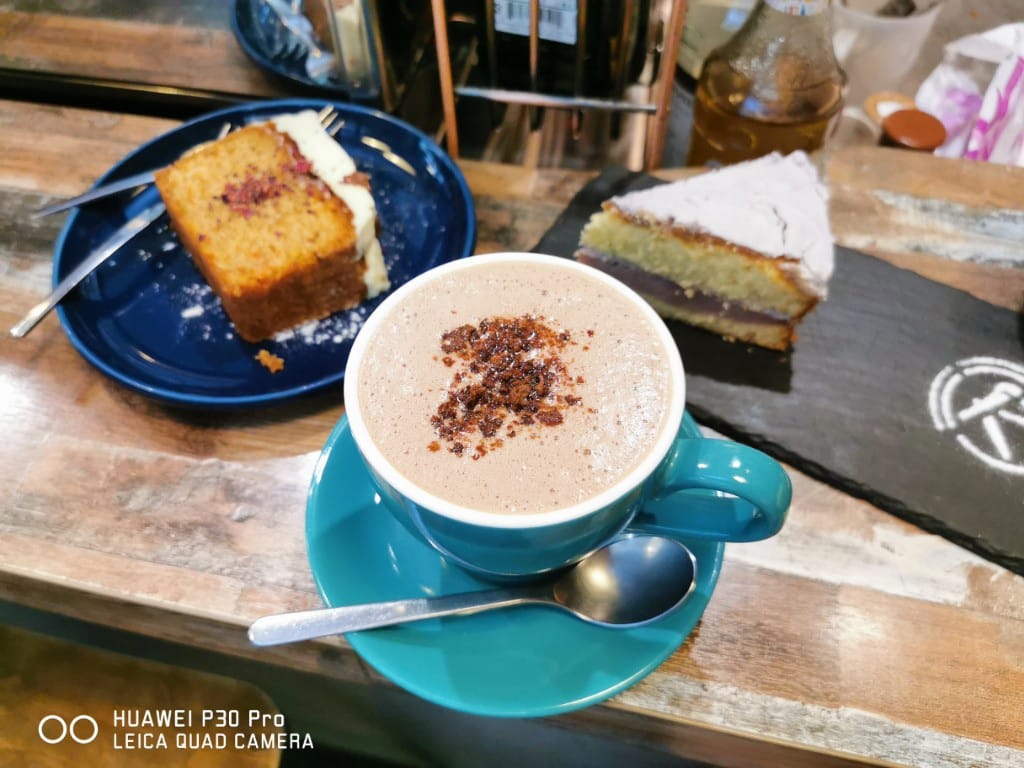 【士林美食】Caffe Ruelle巷子咖啡館，巷子裡的迷你咖啡館，有各種美味沙拉及手作甜點，還有迷人的戶外座位