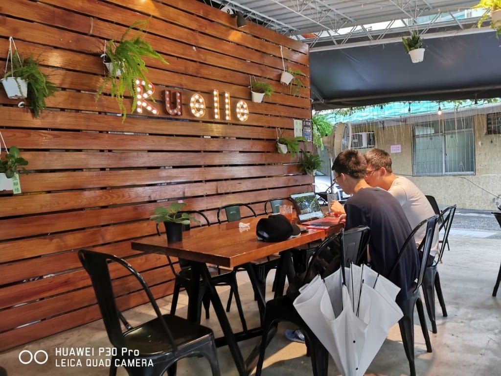 【士林美食】Caffe Ruelle巷子咖啡館，巷子裡的迷你咖啡館，有各種美味沙拉及手作甜點，還有迷人的戶外座位