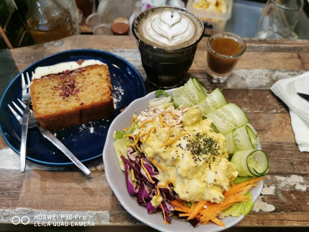 【士林美食】Caffe Ruelle巷子咖啡館，巷子裡的迷你咖啡館，有各種美味沙拉及手作甜點，還有迷人的戶外座位