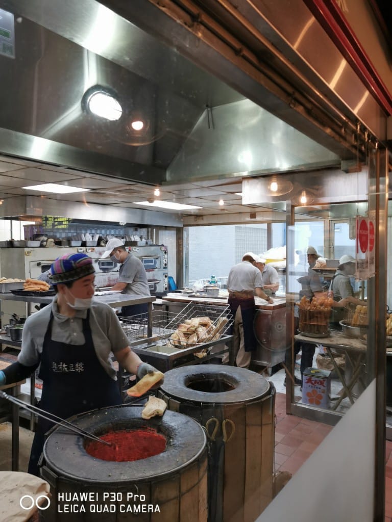 【台北美食】阜杭豆漿，台北十大必吃早餐，2018 2019米其林必比登推廌觀光客必吃的美味現做燒餅豆漿