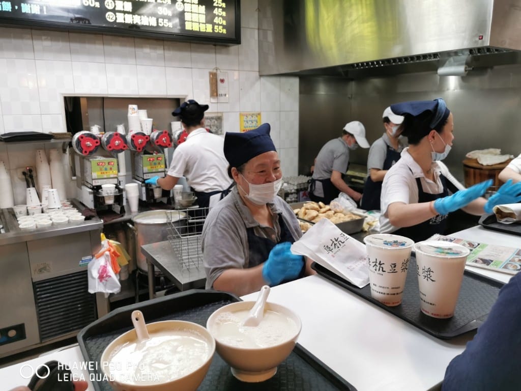 【台北美食】阜杭豆漿，台北十大必吃早餐，2018 2019米其林必比登推廌觀光客必吃的美味現做燒餅豆漿