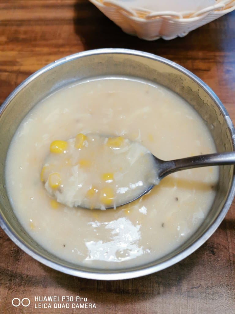 【士林美食】穿巷牛排，士東市場內的高CP值牛排，加100肉品加倍