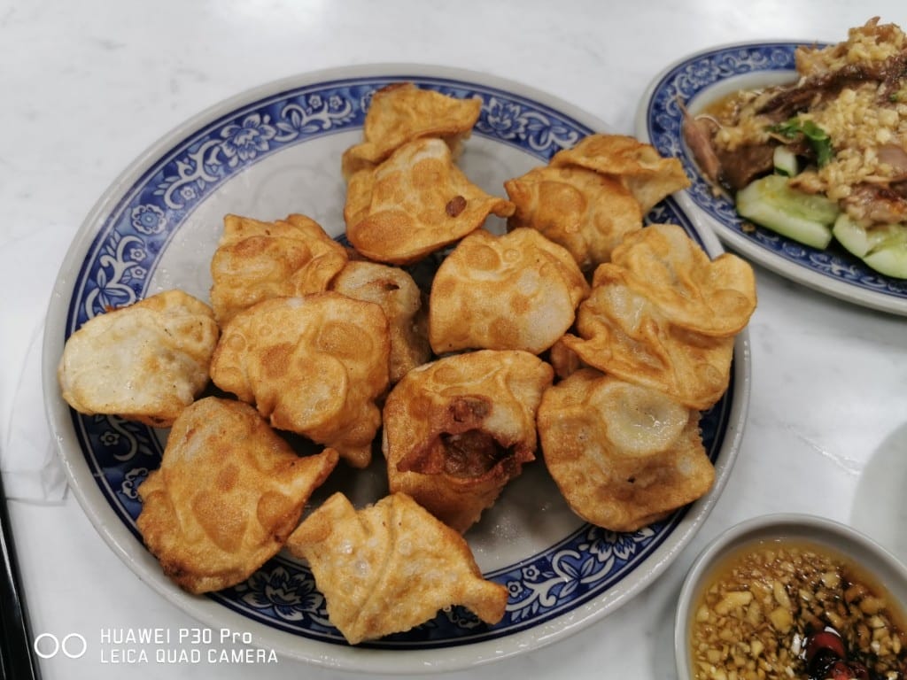 【台北美食】 老牌山東水餃大王，山東燒雞和煎餃好棒棒