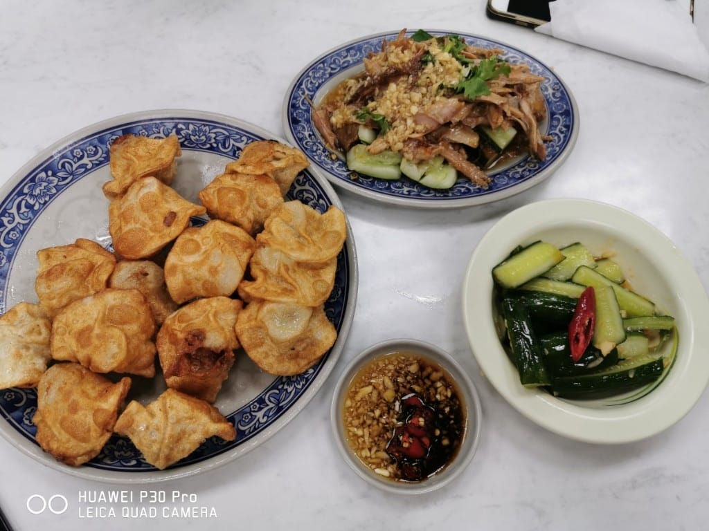【台北美食】 老牌山東水餃大王，山東燒雞和煎餃好棒棒