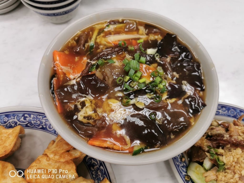 【台北美食】 老牌山東水餃大王，山東燒雞和煎餃好棒棒