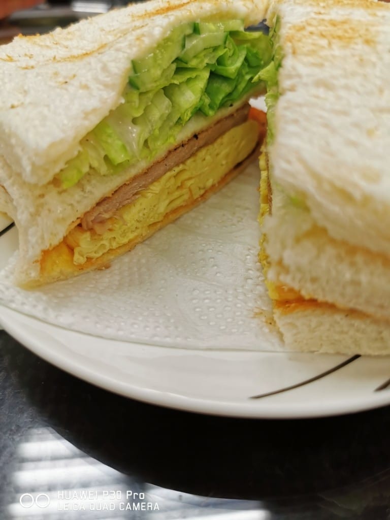 【蘆洲早午餐】阿良博士碳烤三明治,現點現做的美味碳烤吐司,也有各種麵食早午餐 - 第2張圖 【蘆洲早午餐】阿良博士碳烤三明治,現點現做的美味碳烤吐司,也有各種麵食早午餐