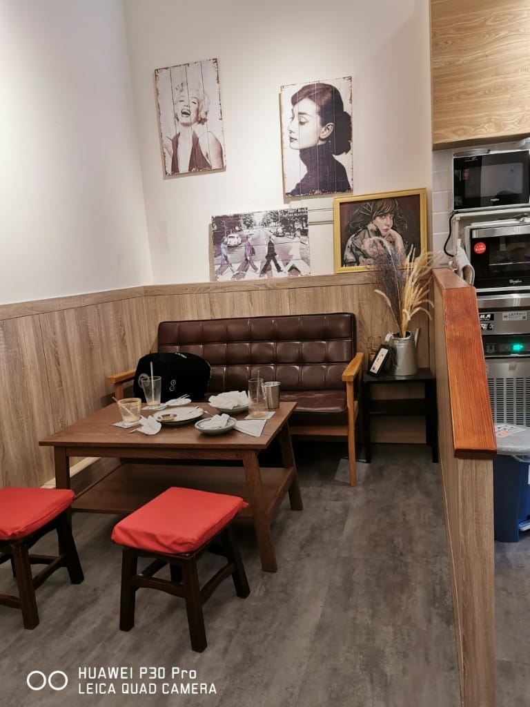 【新莊咖啡】有點胖咖啡，巷弄內的文青咖啡館，有鬆餅甜點也有輕食哦！