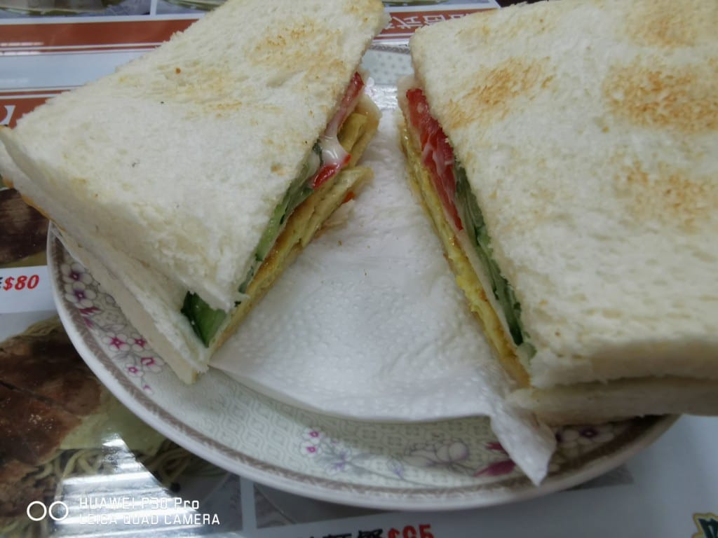 【蘆洲早午餐】阿良博士碳烤三明治,現點現做的美味碳烤吐司,也有各種麵食早午餐 - 第5張圖 【蘆洲早午餐】阿良博士碳烤三明治,現點現做的美味碳烤吐司,也有各種麵食早午餐