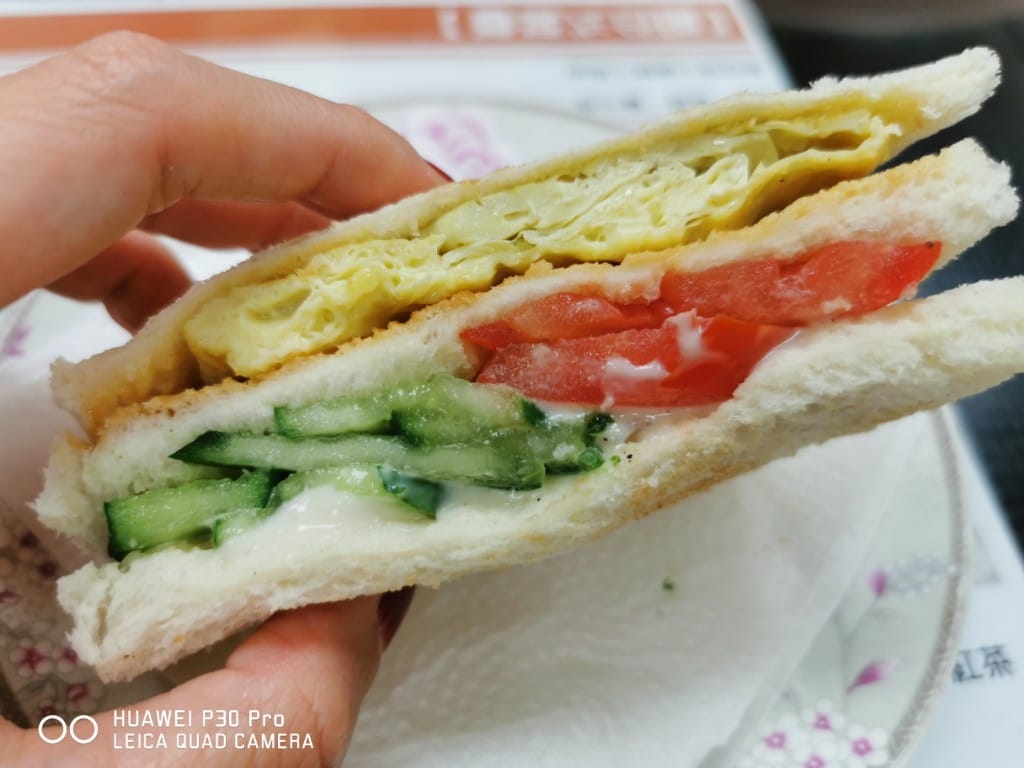 【蘆洲早午餐】阿良博士碳烤三明治,現點現做的美味碳烤吐司,也有各種麵食早午餐 - 第7張圖 【蘆洲早午餐】阿良博士碳烤三明治,現點現做的美味碳烤吐司,也有各種麵食早午餐