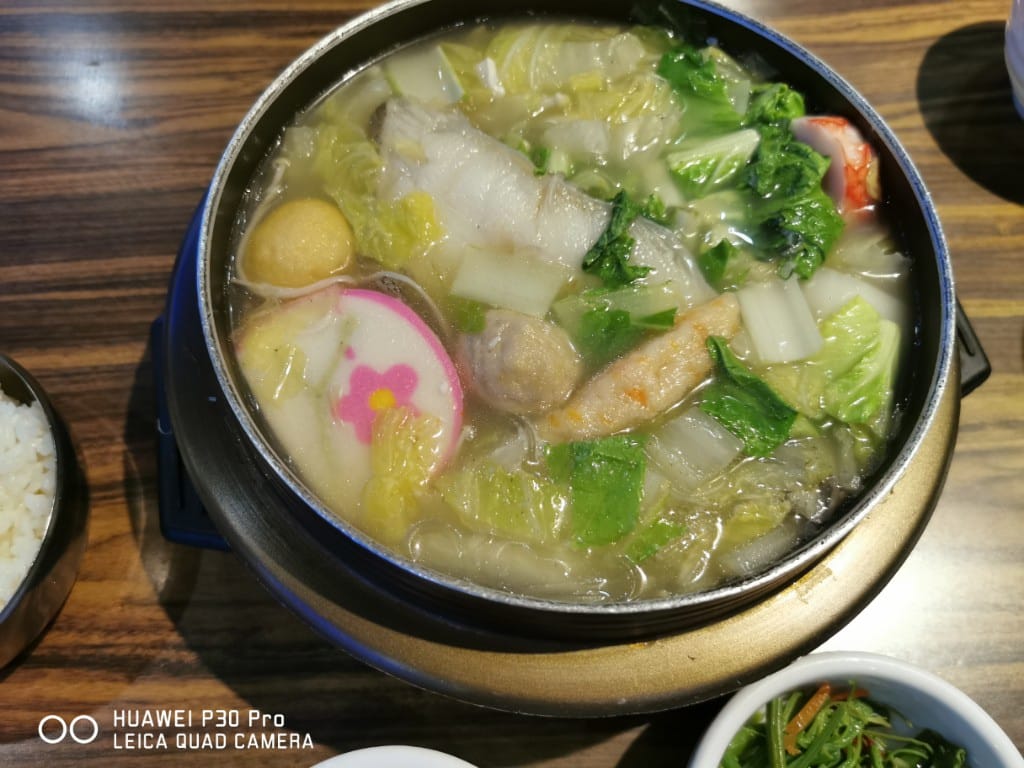 【新莊美食】韓味軒韓國料理，豐富小菜吃到飽，餐點選擇多元，價格實惠的韓式料理餐廳