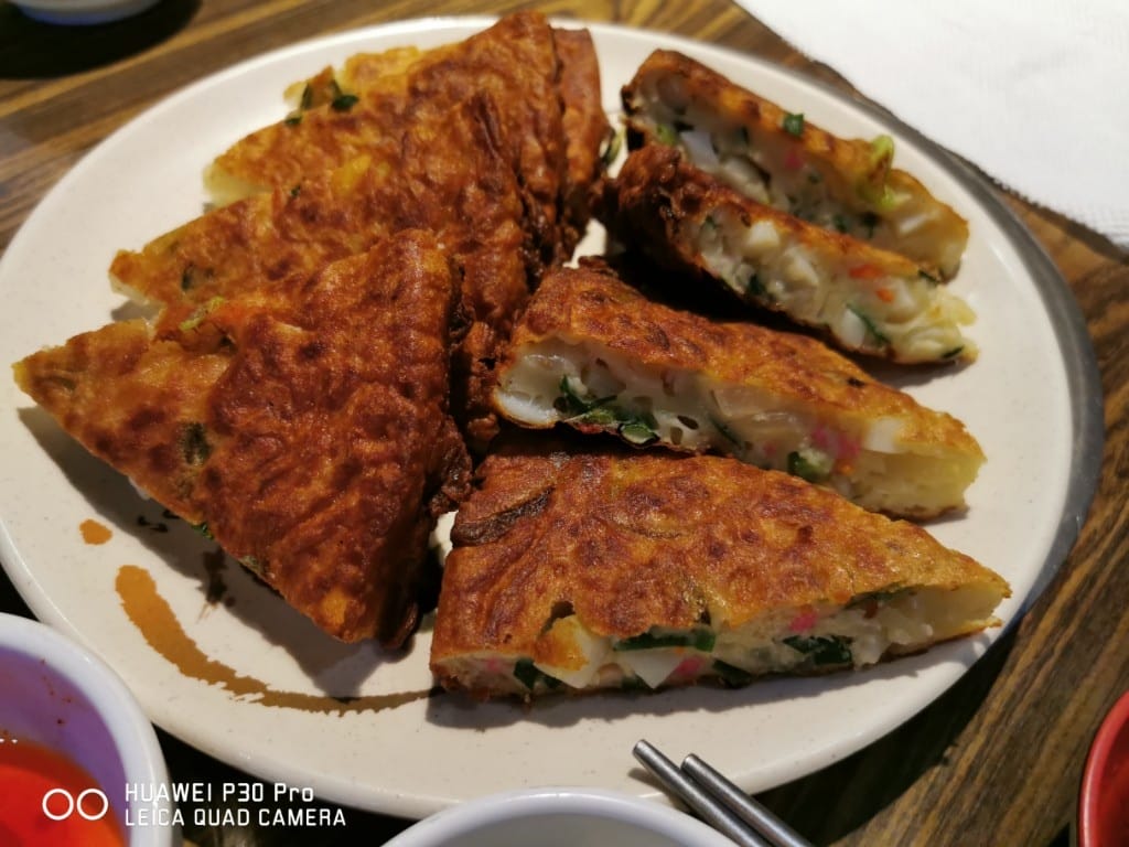 【新莊美食】韓味軒韓國料理，豐富小菜吃到飽，餐點選擇多元，價格實惠的韓式料理餐廳