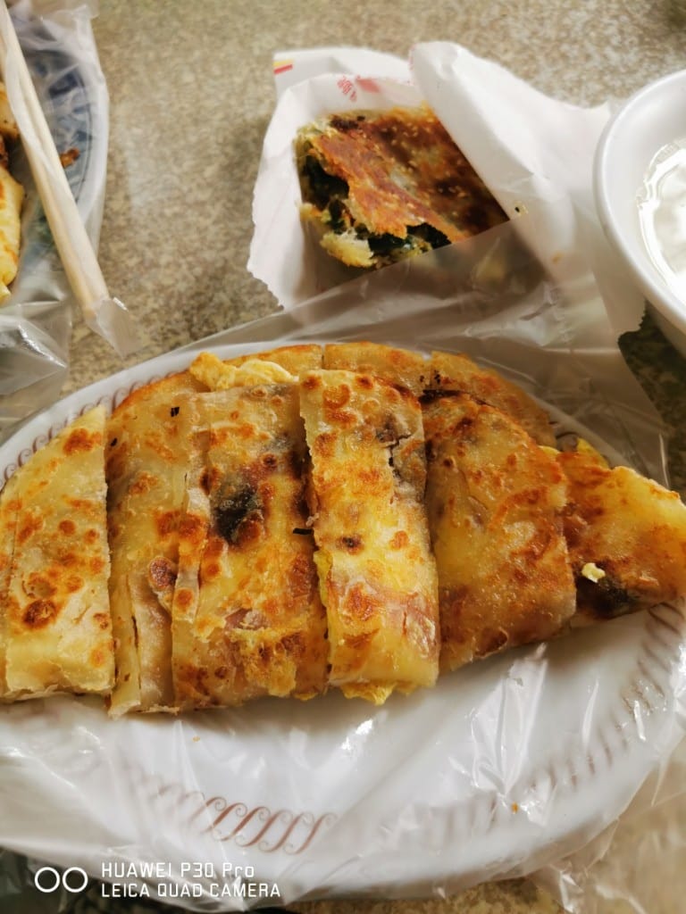【士林美食】至誠豆漿，陽明山腳下有著超級美味的蛋餅及韭菜盒子的老牌豆漿店