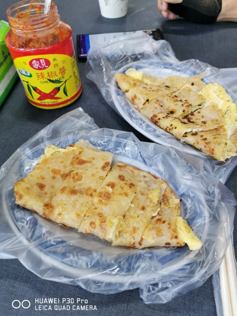 【士林美食】至誠豆漿，陽明山腳下有著超級美味的蛋餅及韭菜盒子的老牌豆漿店