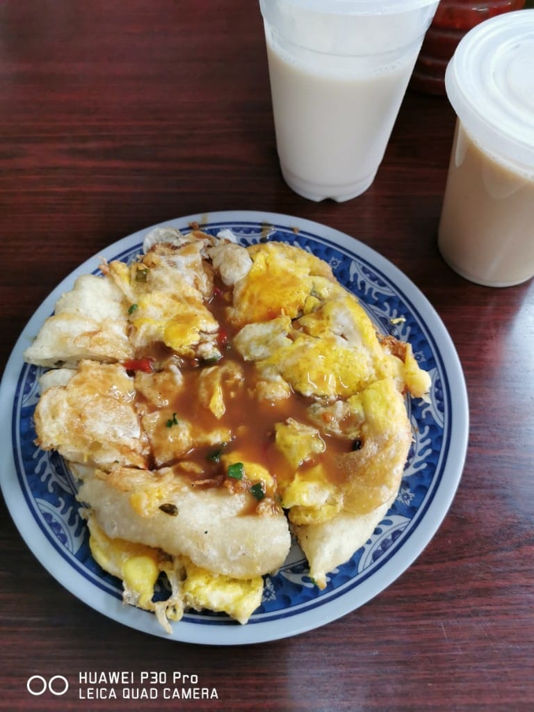【三重美食】三重蛋餅大王，好驚豔的雙蛋蛋餅，豆漿竟然只要十元