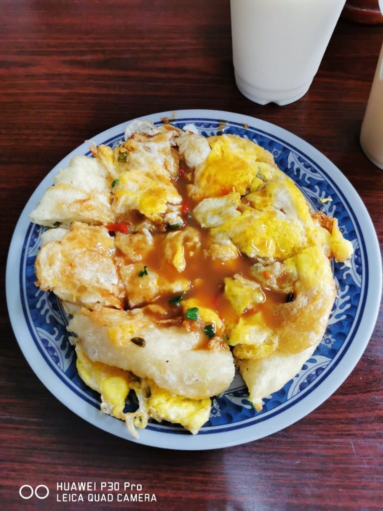 【三重美食】三重蛋餅大王，好驚豔的雙蛋蛋餅，豆漿竟然只要十元