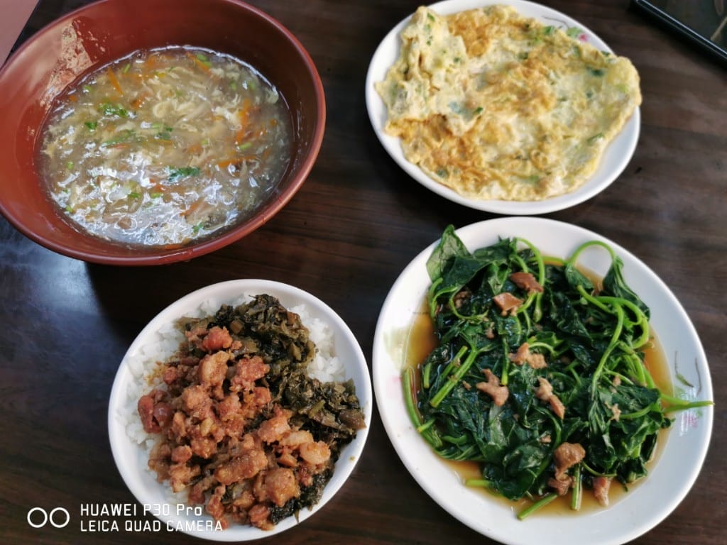 【北投美食】房記煇伯鴨肉羹，餐點選擇多元又美味的特色小吃店