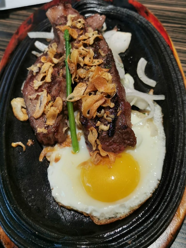 【台北美食】凱薩西餐牛排，一週只開三天的高CP值餐廳