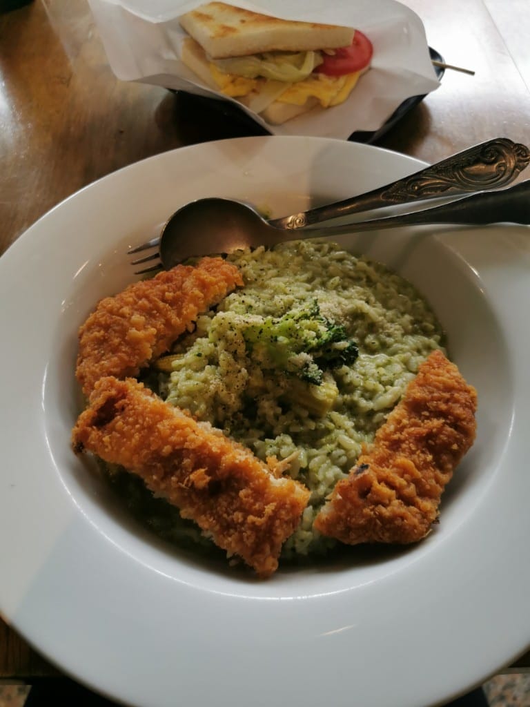【蘆洲美食】杜克咖啡店，有美味輕食及燉飯的咖啡館