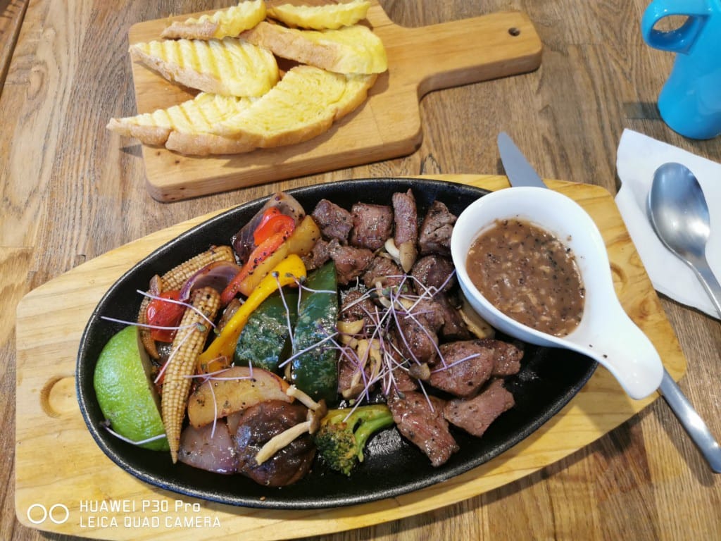 【台北美食】 左巴好室好事，環境舒服餐點好吃的巷弄內餐廳