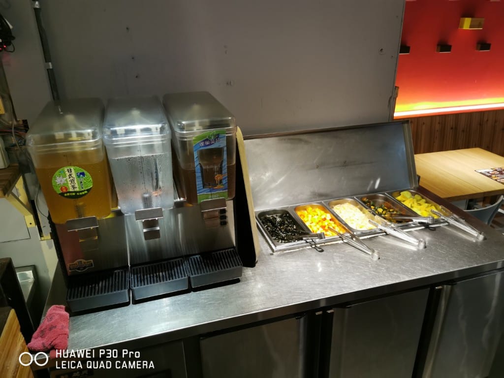 【台北美食】 九尾韓國豆腐煲，東區巷弄內的平價美味韓式料理，小菜吃到飽哦