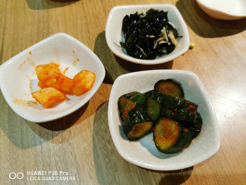 【台北美食】 九尾韓國豆腐煲，東區巷弄內的平價美味韓式料理，小菜吃到飽哦