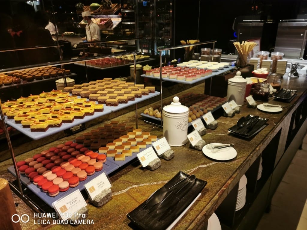 【台北美食】 君品雲軒西餐廳，頂級美國牛排吃到飽只要980＋10%