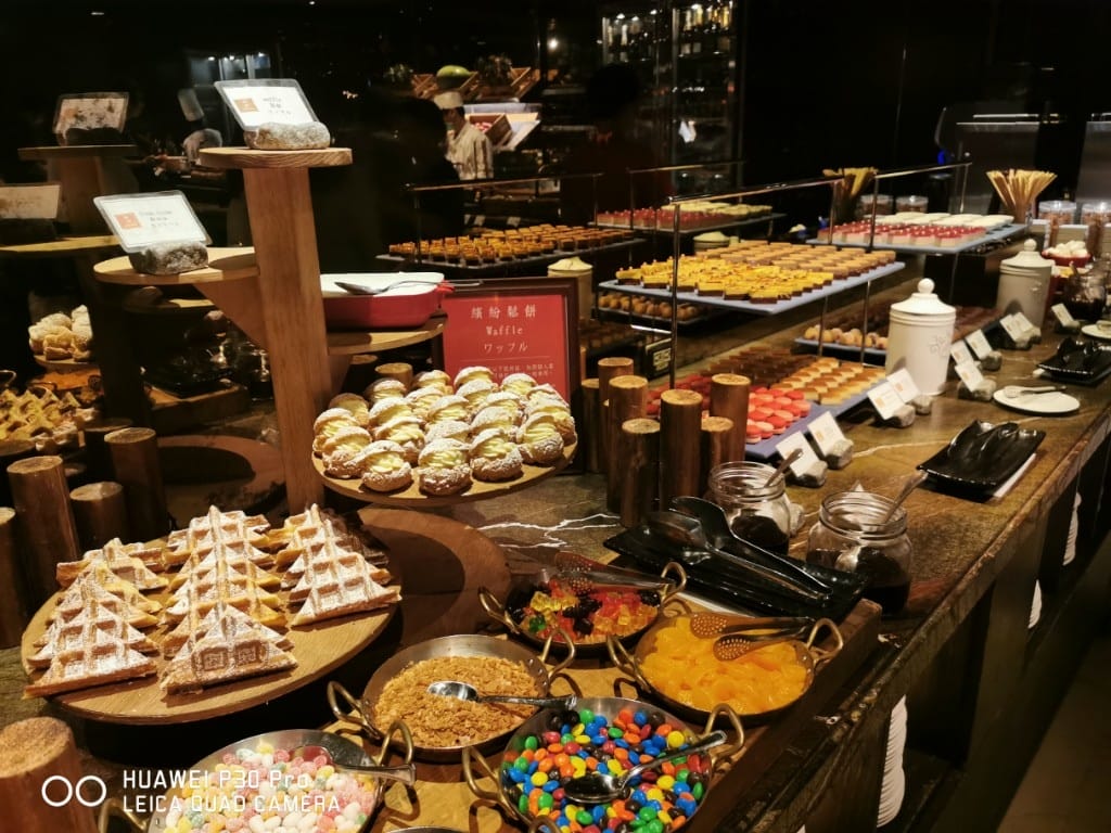 【台北美食】 君品雲軒西餐廳，頂級美國牛排吃到飽只要980＋10%