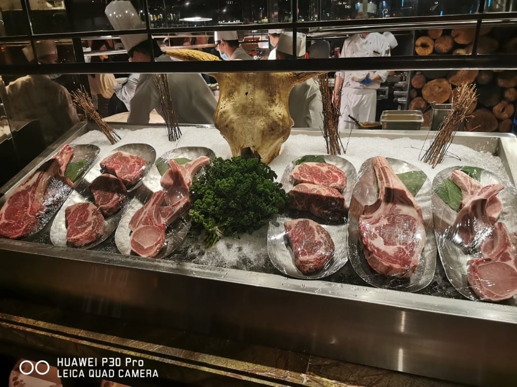 【台北美食】 君品雲軒西餐廳，頂級美國牛排吃到飽只要980＋10%