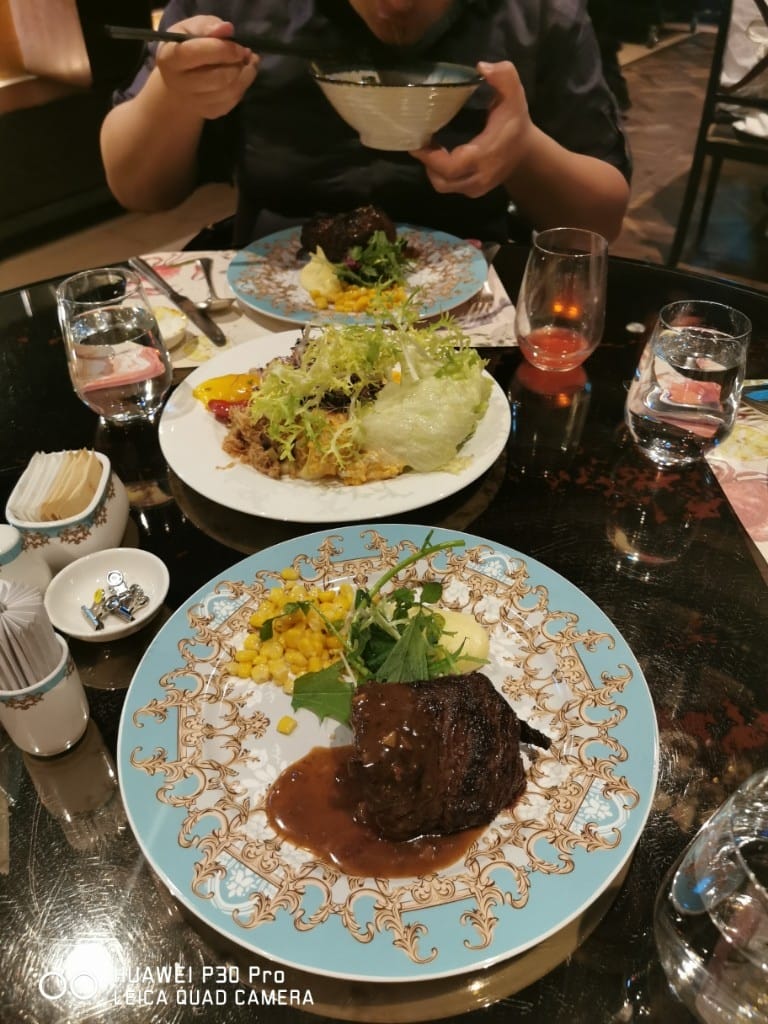【台北美食】 君品雲軒西餐廳，頂級美國牛排吃到飽只要980＋10%