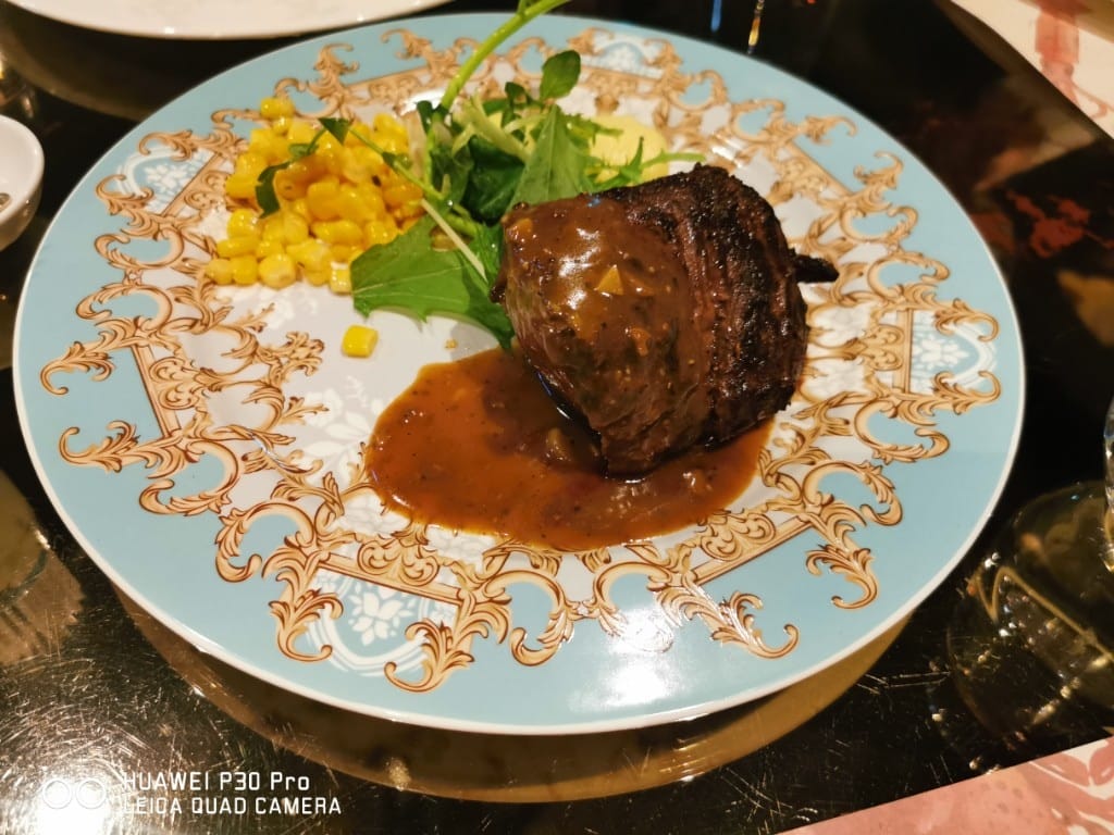 【台北美食】 君品雲軒西餐廳，頂級美國牛排吃到飽只要980＋10%