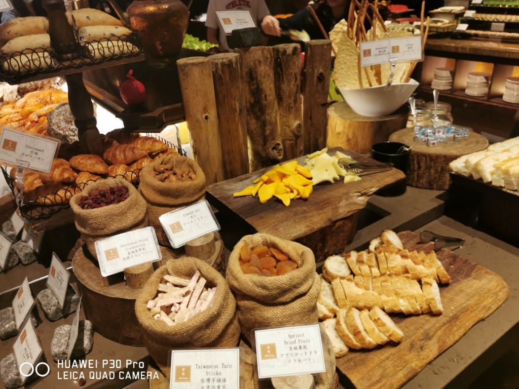 【台北美食】 君品雲軒西餐廳，頂級美國牛排吃到飽只要980＋10%