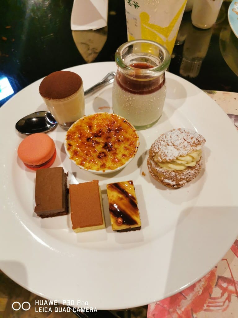【台北美食】 君品雲軒西餐廳，頂級美國牛排吃到飽只要980＋10%