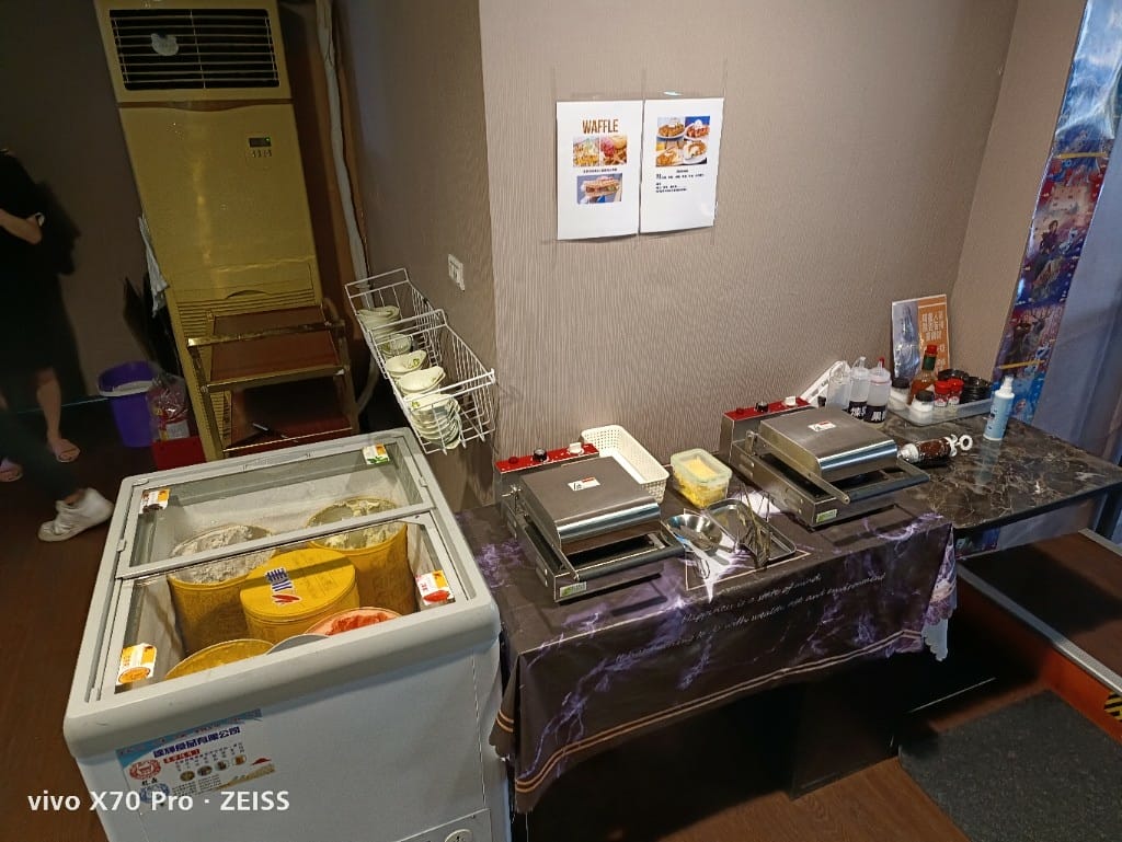 【台北美食】 肉肉遇到麵，只能說是一場悲劇的午餐吃到飽