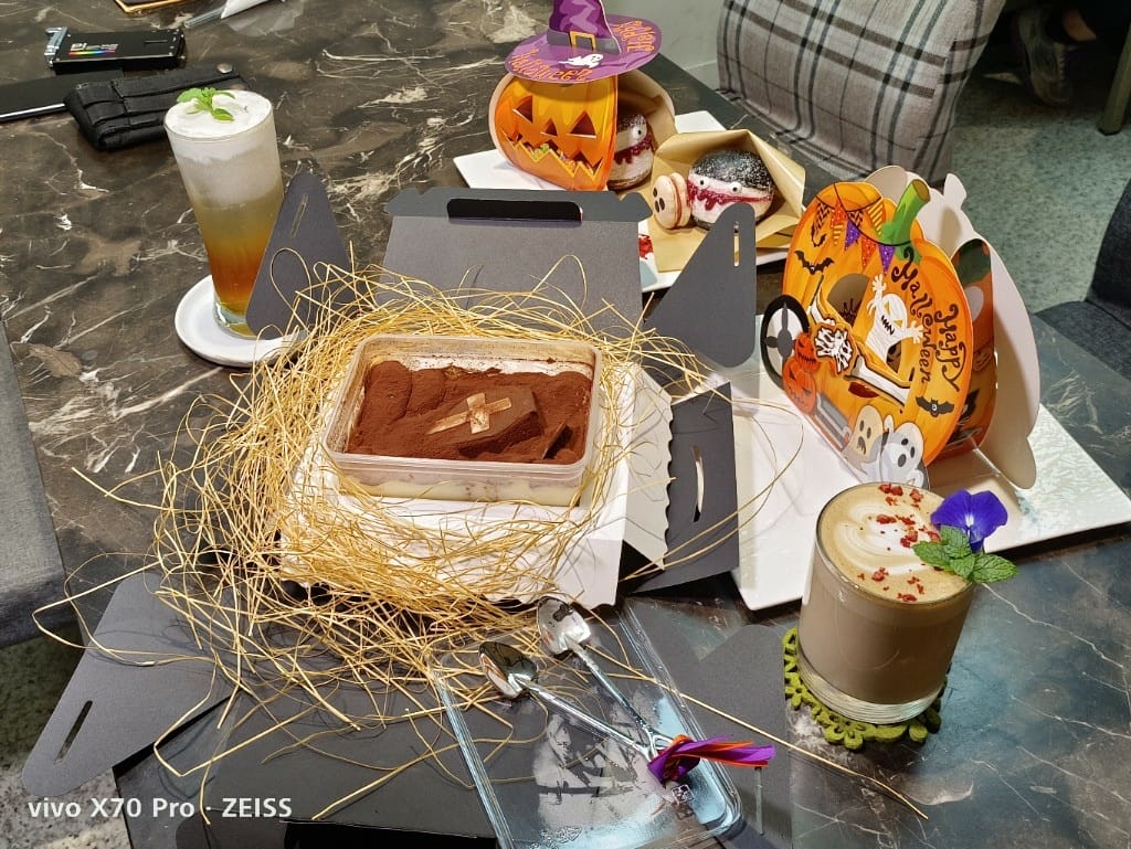 【蘆洲美食】 魚缸咖啡,充滿期待的甜點咖啡店 - 第10張圖 【蘆洲美食】 魚缸咖啡,充滿期待的甜點咖啡店