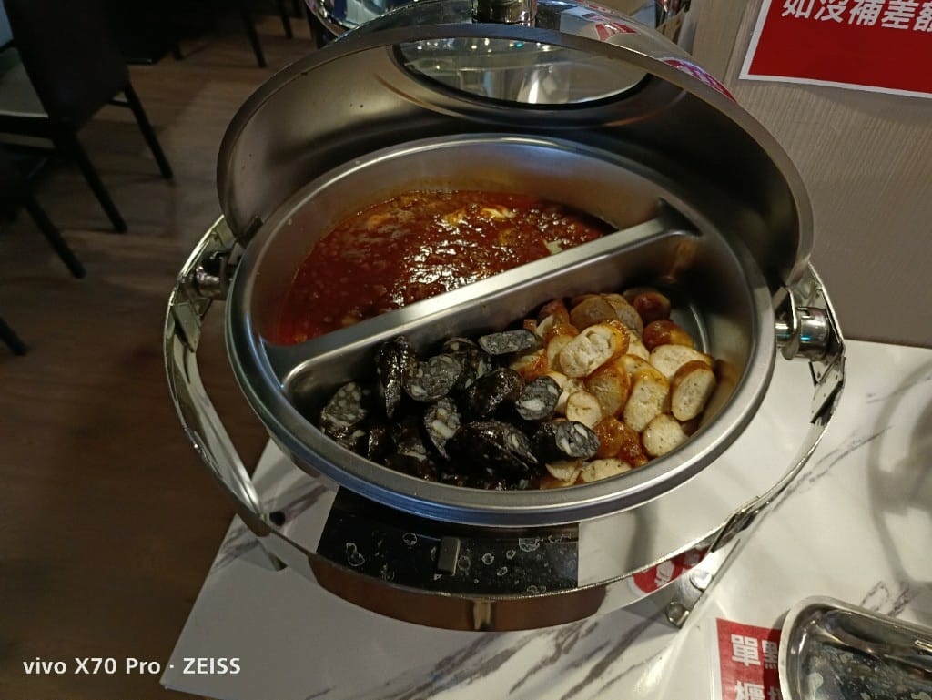 【台北美食】 肉肉遇到麵，只能說是一場悲劇的午餐吃到飽