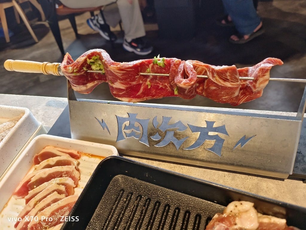 【台北美食】 肉次方，王品集團下的燒肉吃到飽，肉質和環境真的好棒