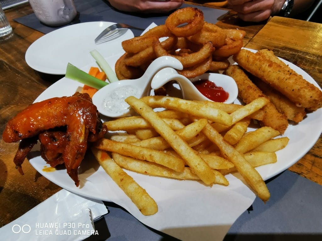 【台北美食】 LOVE_AT_FIRST_BITE，全台第一家深盤pizza專賣店
